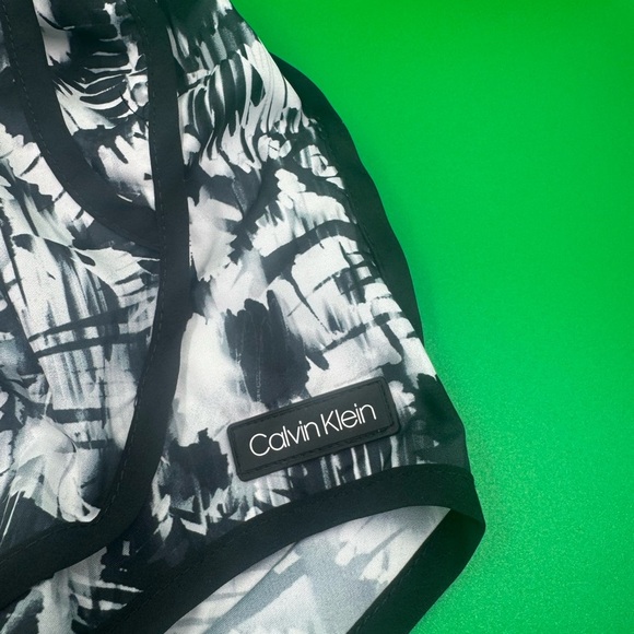 Calvin‎ Klein Black and White Athletic Shorts - Picture 4 of 5